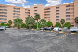 9688 Fontainebleau Blvd APT 402, Miami, FL 33172, Sold 05/27/22