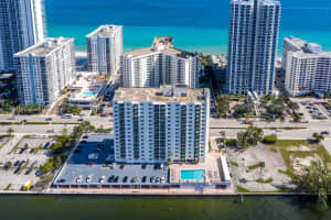 3000 S Ocean Dr APT 814, Hollywood, FL 33019, Sold 05/27/22