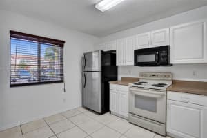 617 NW 208th Dr, Pembroke Pines, FL 33029, Sold 05/12/22