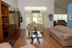 592 Carrington Ln, Weston, FL 33326, Sold 07/11/22