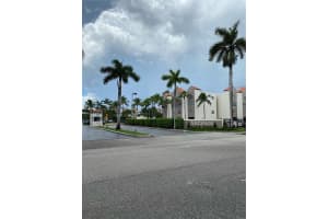 6175 NW 186th St APT 107, Hialeah, FL 33015, Sold 05/18/22