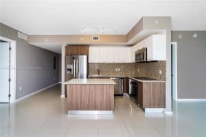 5300 NW 85th Ave APT 1211, Doral, FL 33166, Sold 06/02/22