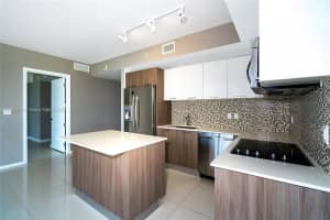 5300 NW 85th Ave APT 1211, Doral, FL 33166, Sold 06/02/22