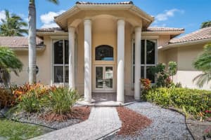 2875 Meadow Ln, Weston, FL 33331, Sold 07/29/22