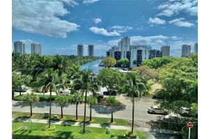 3375 N Country Club Dr APT 403, Aventura, FL 33180, Sold 06/27/22