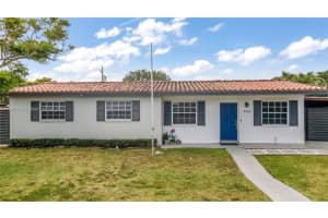 8430 NW 170th Terrace, Hialeah, FL 33015, Sold 06/15/22