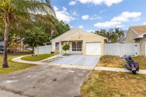 8451 SW 10th Ct, Pembroke Pines, FL 33025, Sold 05/17/22