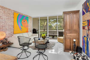3301 N Country Club Dr APT 103, Aventura, FL 33180, Sold 05/20/22