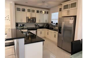 961 N W 97th Ct, Doral, FL 33172, Sold 07/01/22