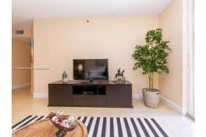 19501 E Country Club Dr #9302, Aventura, FL 33180, Sold 06/07/22