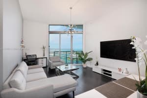 335 S Biscayne Blvd, Miami, FL 33131, Sold 05/16/22