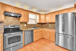 605 Ives Dairy Rd Apt 304-7, Miami, FL 33179, Sold 05/27/22