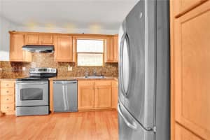 605 Ives Dairy Rd Apt 304-7, Miami, FL 33179, Sold 05/27/22