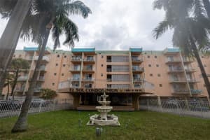 1655 W 44th Pl APT 536, Hialeah, FL 33012, Sold 10/28/22
