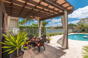 3738 W Coquina Way, Weston, FL 33332, Sold 05/18/22