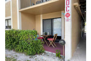 105 Palm Cir W, Pembroke Pines, FL 33025, Sold 06/17/22