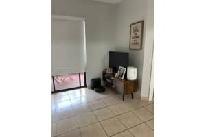105 Palm Cir W, Pembroke Pines, FL 33025, Sold 06/17/22
