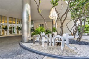 92 SW 3rd St APT 5106, Miami, FL 33130, Sold 06/03/22
