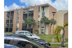 9120 Fontainebleau Blvd APT 209, Miami, FL 33172, Sold 06/10/22