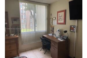 9120 Fontainebleau Blvd APT 209, Miami, FL 33172, Sold 06/10/22