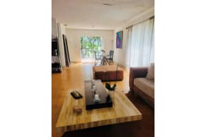 5764 NW 99th Ct, Doral, FL 33178, Sold 05/25/22