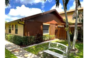 2237 Nova Village Dr, Davie, FL 33317, Sold 05/25/22