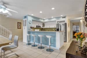 15471 Kippford Ct, Miami Lakes, FL 33014, Sold 06/29/22