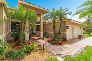284 Landings Blvd, Weston, FL 33327, Sold 05/31/22