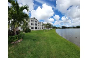 2880 N Oakland Forest Dr APT 306, Oakland Park, FL 33309, Sold 05/24/22