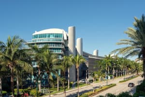 2950 NE 188th St APT 419, Aventura, FL 33180, Sold 06/01/22