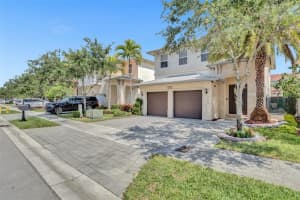 10413 NW 70th Ln, Doral, FL 33178, Sold 07/06/22
