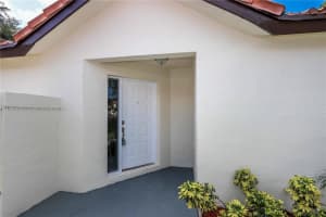 18915 NW 56th Ct, Miami Gardens, FL 33055, Sold 05/20/22
