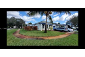 1001 SW 85th Terrace, Pembroke Pines, FL 33025, Sold 06/09/22