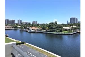 401 Golden Isles Dr APT 406, Hallandale Beach, FL 33009, Sold 05/31/22