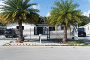18250 NW 86th Ave, Hialeah, FL 33015, Sold 07/06/22