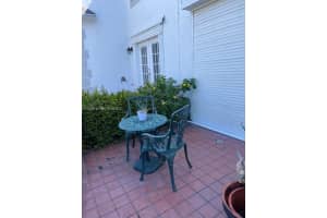 814 NE 27th Ave, Hallandale Beach, FL 33009, Sold 06/06/22