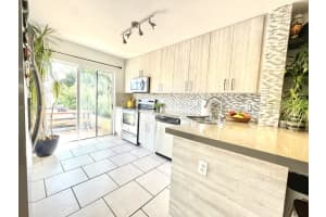 5755 NW 109th Ave APT 17, Doral, FL 33178, Sold 06/16/22