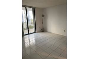 3731 N Country Club Dr APT 1022, Aventura, FL 33180, Sold 08/10/22