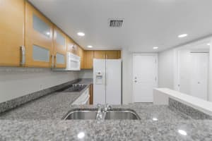 2101 Brickell Ave APT 1208, Miami, FL 33129, Sold 05/31/22
