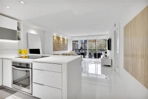3101 N Country Club Dr APT 206, Aventura, FL 33180, Sold 07/14/22