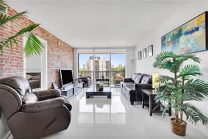 3101 N Country Club Dr APT 512, Aventura, FL 33180, Sold 06/09/22