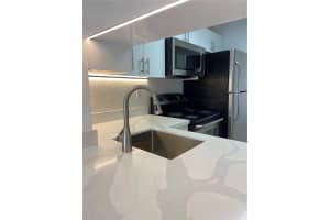 9350 Fontainebleau Blvd APT 609, Miami, FL 33172, Sold 05/11/22