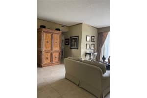 9805 NW 52nd St APT 401, Doral, FL 33178, Sold 06/24/22