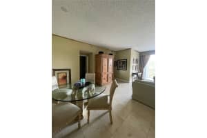 9805 NW 52nd St APT 401, Doral, FL 33178, Sold 06/24/22