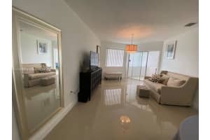 18710 NE 18th Ave APT 210, Miami, FL 33179, Sold 06/01/22
