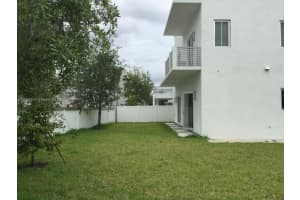 8475 NW 34th St, Doral, FL 33166, Sold 05/12/22