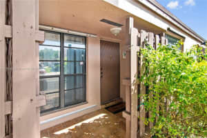 1281 NW 123rd Ave, Pembroke Pines, FL 33026, Sold 06/08/22