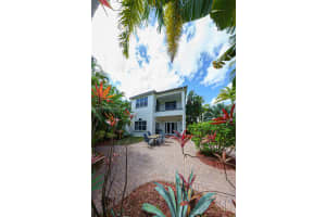 822 Spinnaker Dr E, Hollywood, FL 33019, Sold 01/27/23