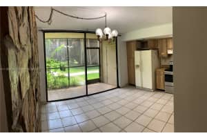 8615 NW 8th St APT 111, Miami, FL 33126, Sold 06/17/22