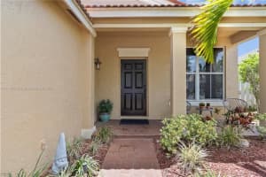 735 Sand Creek Cir, Weston, FL 33327, Sold 06/09/22